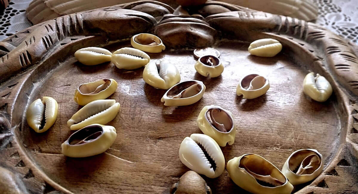 Orixás Para Crianças | The Cowrie Shell Divination is the oracle and the voice of the Orishas in Candomblé and Santeria. Find out They reserve to your Destiny!